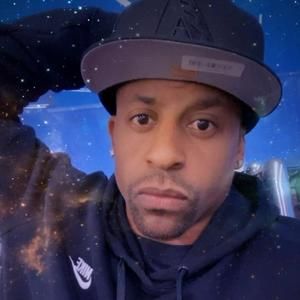 Meet your Posher, Adrian